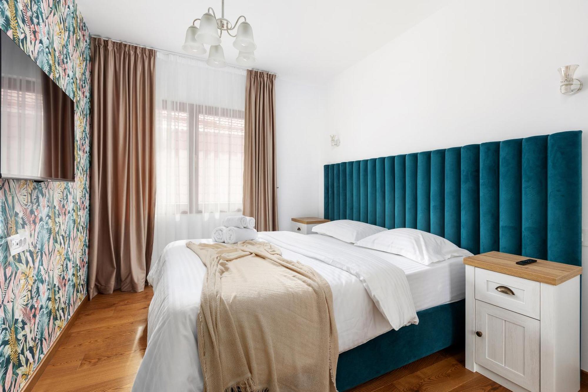 Peak Aparthotel - Old Town - By Cityhost Braşov Exterior foto